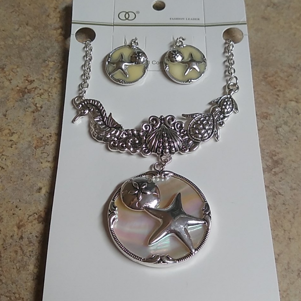 🐾 2 For $16 Sea Life Bib Medallion Necklace Set